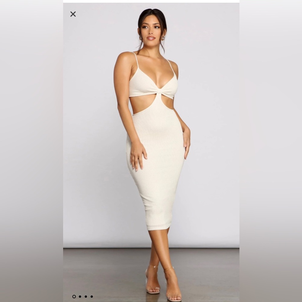 Light orange sleeveless cutout dress